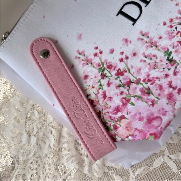 🎀 Miss Dior limited edition Floral Cosmetic Makeup Clutch Bag🎀 - Picture 12 of 17